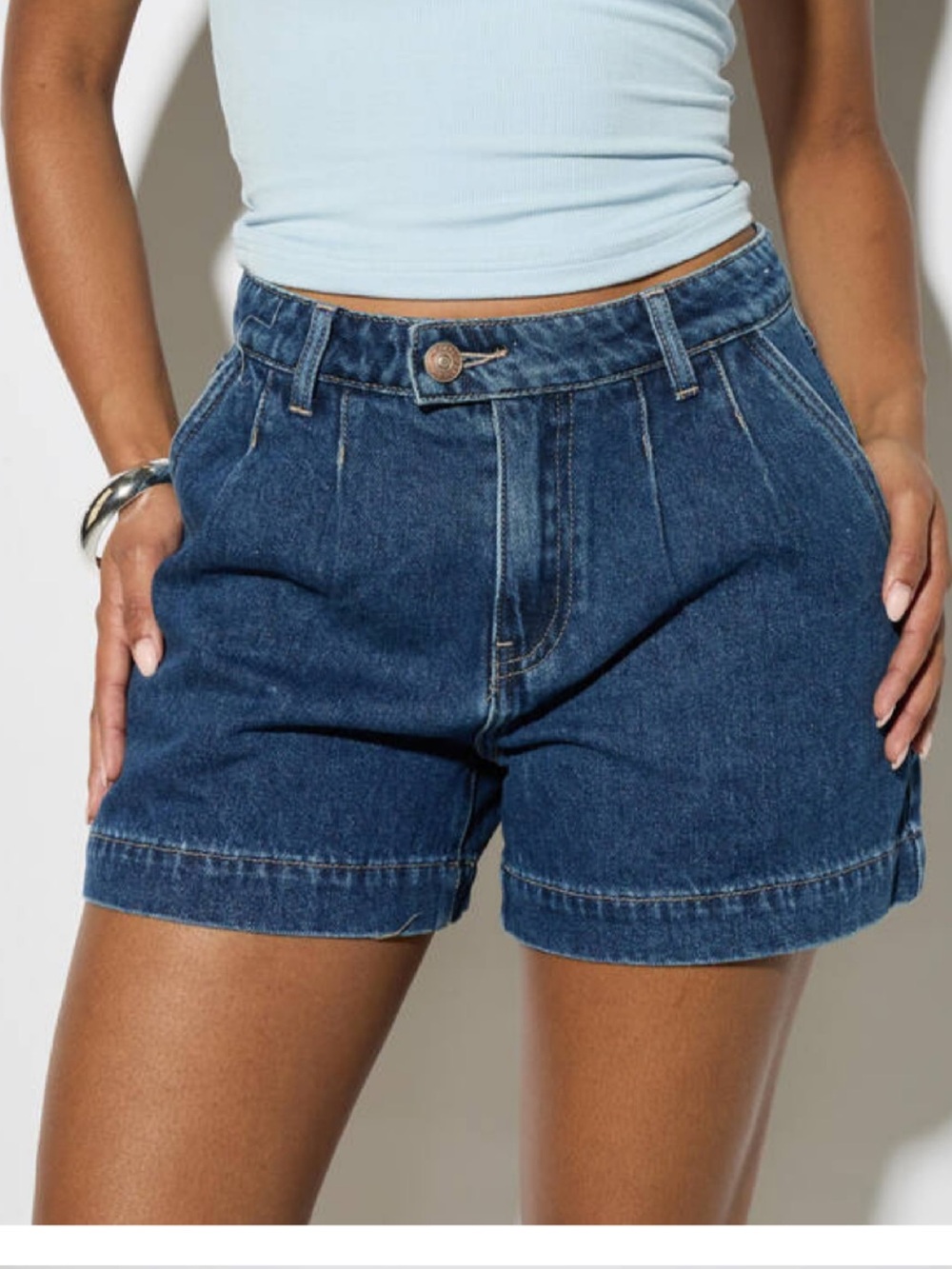 City Beach Desu Lady Di Women's Dark Blue Denim Shorts size US 4 - new with tags